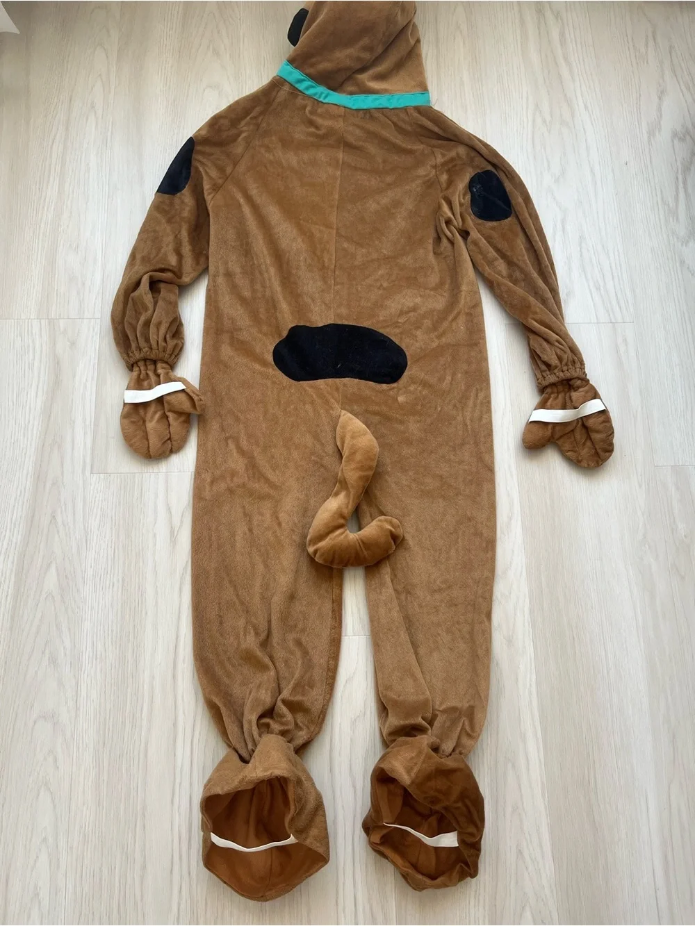 Scooby-Doo Deluxe One-Piece Costume with attached headpiece